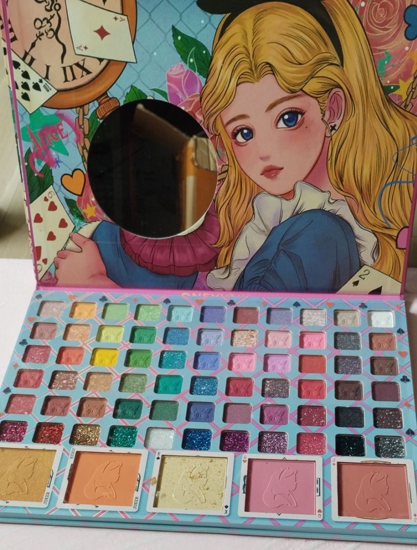 Paleta de farduri, 66 de culori, fard de obraz, farduri ochi, iluminator, sclipici mat